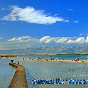 https://sunset-apartment-1.hotelinzadar.com